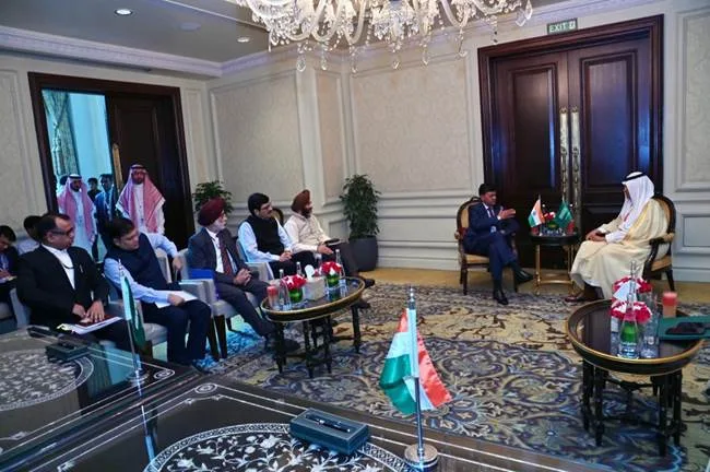 Tenders: India-Saudi Arabia to cooperate in Energy Sector MoU signed for investment in Renewables, Electricity, Hydrogen and Storage; Oil & Gas. India and Saudi Arabia have signed a Memorandum of Understanding on cooperation in the field of energy including promotion of digital transformation, innovation and cyber-security and artificial intelligence in the sector. The MoU will also cover the following areas: Renewable Energy, Energy Efficiency, Hydrogen, Electricity and Grid Interconnection between the two countries, Petroleum, Natural Gas, Strategic Petroleum Reserves and Energy Security. Encouraging bilateral investment in the field of Renewable Energy, Electricity, Hydrogen and Storage; and Oil & Gas. Circular Economy and its technologies to reduce the effects of climate change, such as: carbon capture, utilization and storage. Working on developing qualitative partnerships between the two countries to localize materials, products and services related to all sectors of energy, supply chains and its technologies. Strengthening the cooperation with companies specialized in the field of energy. Any other fields related to the energy field that the two countries agree upon. The MoU will develop a stronger partnership between India and Saudi Arabia in the field of energy. The MoU will support India’s efforts for energy transition and transformation of global energy system towards combating climate change. The MoU was signed in New Delhi on 10 Sept 2023 by Minister for New & Renewable Energy and Power R. K. Singh and Minister of Energy for the Kingdom of Saudi Arabia Abdulaziz bin Salman Al-Saud. Fiinews.com