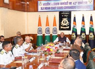 Minister address icg commanders